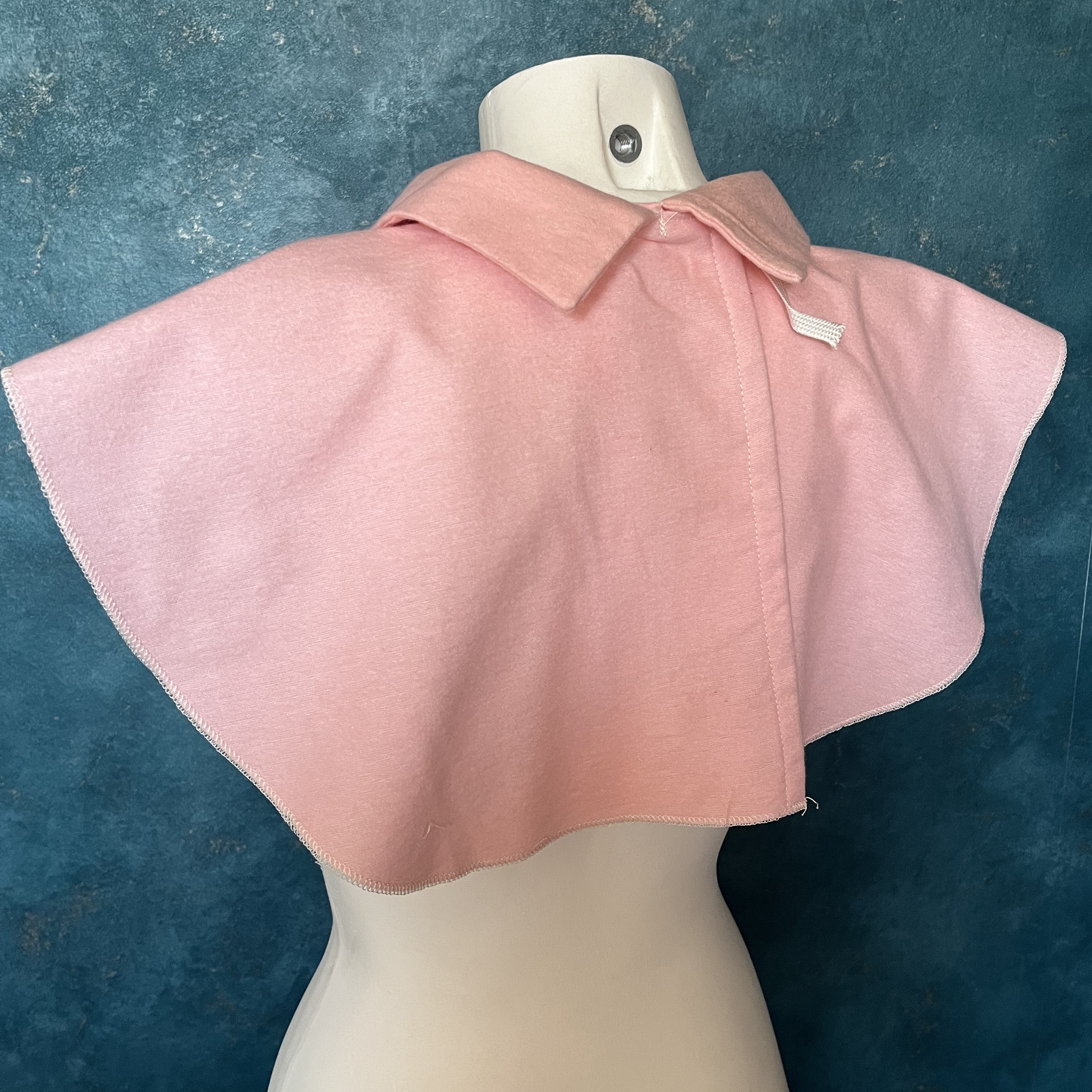 zacht kraagje roze, bloot begraven, natuurbegrafenis, crematie, minimalistisch, duurzaam en afbreekbaar